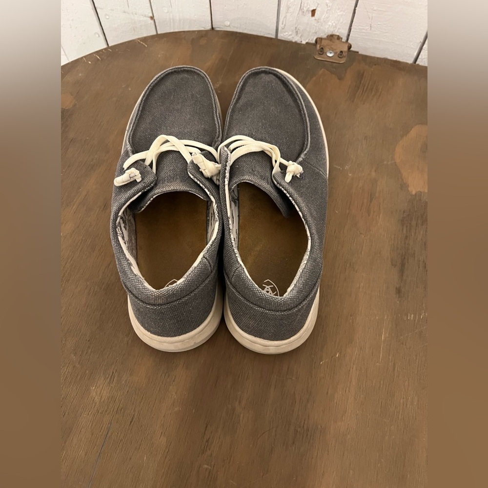 Women’s Gray Ariat Hilo Shoes size 10